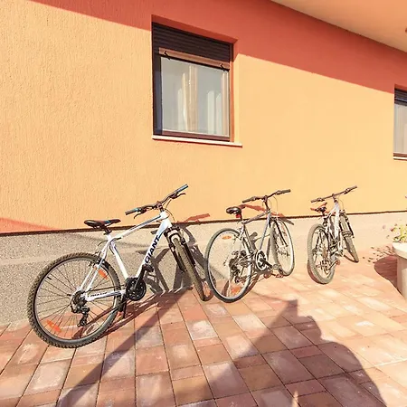 1 Bedroom Stunning In Apartment Pula